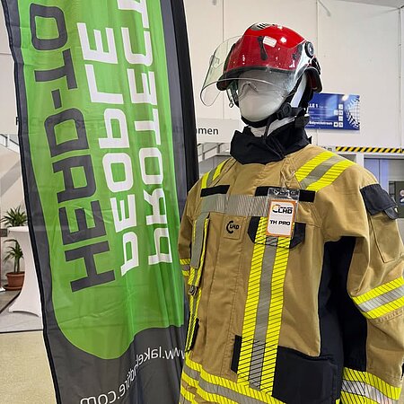 Technische Hilfeleistung bedeutet: schnell reagieren, präzise arbeiten – und sich auf die Ausrüstung verlassen können. 🚒
Jetzt unseren TH Pro Schutzanzug auf der Florian anschauen kommen und gerne mal reinschlüpfen, um den angenehmen Tragekomfort selbst zu erleben. 

#lhdfire #lakelandfireandsafety #thpro #feuerwehr #florianmesse