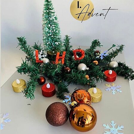Wir hoffen, ihr hattet gestern alle einen besinnlichen 1. Advent mit euren Liebsten! 🕯️🎄
Seid ihr denn schon so langsam in Weihnachtsstimmung oder müsst ihr selber erst noch schmücken? 
…….
#advent #weihnachten