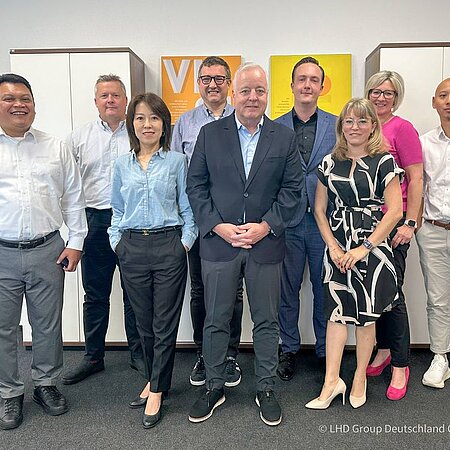 Wir freuen uns, den Abschluss der Integration in die Lakeland-Gruppe verkünden zu können. 😀
Neben Eagle, Pacific Helmets und Jolly gehören wir ab sofort einem globalen Lakeland Fire & Rescue Team an, welches uns erweiterte Möglichkeiten bietet, um neue Synergien, Kompetenzen und ergänzende Produkte zu nutzen.

Unsere Leistungsfähigkeit der letzten Monate war durch viele Gegebenheiten beeinflusst, mit denen wir unsere Kunden nicht zufrieden stellen konnten.
Mit dem Wechsel zu Lakeland werden wir wieder der zuverlässige Partner sein, den unsere Feuerwehren brauchen! ☝

In unseren News kommt ihr zur aktuellen Pressemeldung:
https://www.lhd-group.com/pressemitteilung/lhd-und-lakeland-feiern-erfolgreichen-abschluss-der-uebernahme 

#teamlhd #lhdfire #lakeland #firefighter #feuerwehr #schutzausrüstung #schutzkleidung