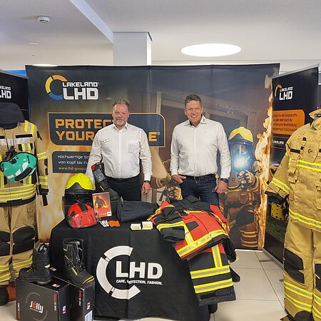 Unsere lieben Kollegen Axel und Maik sind auch auf der vfdb-Tagung noch für euch vor Ort! 👍🏻 

#teamlhd #feuerwehr #lhdfire #schutzkleidung #schutzausrüstung #freiweilligefeuerwehr #berufsfeuerwehr #werksfeuerwehr