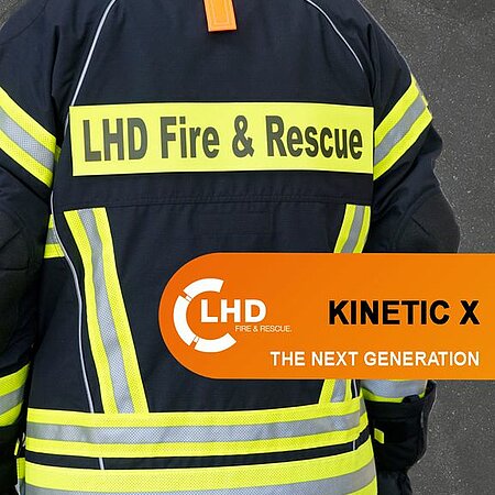 Auch die nächste Generation des Kinetic ist angebrochen.
Im Rahmen der neuen EN 469.2020 haben wir auch hier ein paar Anpassungen vorgenommen. Wer mehr erfahren möchte, kann sich jederzeit die ersten Infos unter www.lhd-group.com/fire-rescue anschauen. Bei weiteren Fragen stehen euch unsere Kollegen aus dem Vertrieb jederzeit zur Verfügung.
#kineticx #lhdfire #workhardwithstyle #feuerwehr #schutzbekleidung