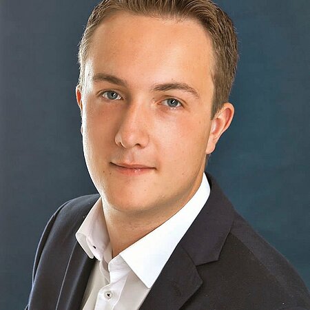 Ein bekanntes Gesicht in neuer Rolle!
Da unser Kollege Christian Pannier nun kurz vor seiner lang ersehnten Weltreise steht und uns weiterhin im Rahmen seiner Tätigkeit als Produktmanager unterstützt, wollen wir euch nun seinen Nachfolger vorstellen.⬇️

Unser Kollege Florian Berg genannt Vellmer wird ab jetzt die Position des Head of Sales besetzen.
Wir freuen uns auf viele gemeinsame Projekte und wünschen ihm viel Erfolg in der neuen Rolle! 👍🏻

#teamlhd #headofsales #lhdfire