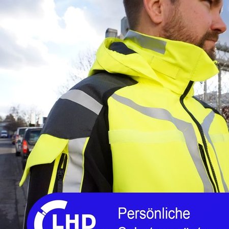 Die Erfüllung der Normen sowie die genaue Betrachtung der Herausforderungen im täglichen Umfeld der Bekleidungsträger sind wichtige Bestandteile im Entwicklungsprozess unserer Persönlichen Schutzausrüstung. So stellen wir sicher, dass sie alle Anforderungen für Ihre Sicherheit in Verbindung mit einem angenehmen Tragekomfort erfüllt. 
#lhdcof #police #military #persönlicheschutzausrüstung #workhardwithstyle #berufsbekleidung