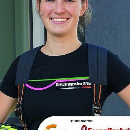 ‼️Jetzt auch auf der A+A 2021! ‼️

👉🏻Mit der Kampagne #bewusstgegenbrustkrebs wollen wir...⁣
• die Grundlagen für eine unabhängige wissenschaftlich-medizinische Studie schaffen.⁣
• einen möglichen Zusammenhang zwischen dem Feuerwehreinsatzdienst und einem erhöhten Brustkrebsrisiko aufzeigen.⁣
• betroffene Feuerwehrfrauen unterstützen und ermutigen, ihre Ansprüche auf Versorgung geltend zu machen.⁣
• über potentiell wirksame und vorbeugende Maßnahmen zur Reduzierung des berufsbedingten Risikos informieren, die jede Feuerwehrfrau bei sich in der Wehr umsetzen kann.⁣
**Auch Männer können Brustkrebs bekommen!**⁣
..........⁣
☝🏻Unterstützt uns und @feuerkrebs_gug bei der Kampagne und besorgt euch ein Shirt bei uns 
👉🏻am Stand E05 in Halle 5 👈🏻

Der Erlös geht in die Erstellung der Studie!!! 💪🏻⁣
#aktivgegenkrebs