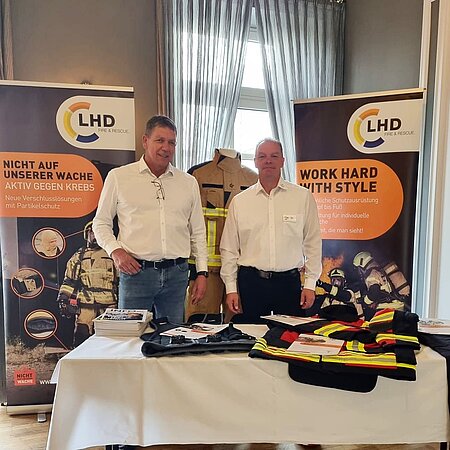 Heute und morgen sind unsere lieben Kollegen Axel und Maik beim Symposium „Werkfeuerwehr aktuell“ des Werkfeuerwehrverband Deutschland in Bad Dürkheim mit vor Ort. 
….. 
#werkfeuerwehr #baddürkheim #feuerwehrverband #lhdfire #teamlhd