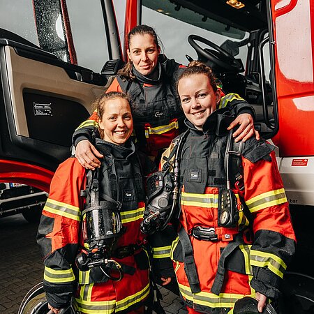 Zum #weltfrauentag danken wir allen starken Ladies, die genauso wie die Herren jederzeit für uns zur Stelle sind! 👍🏼🚒💐

#fraueninderfeuerwehr #feuerwehr