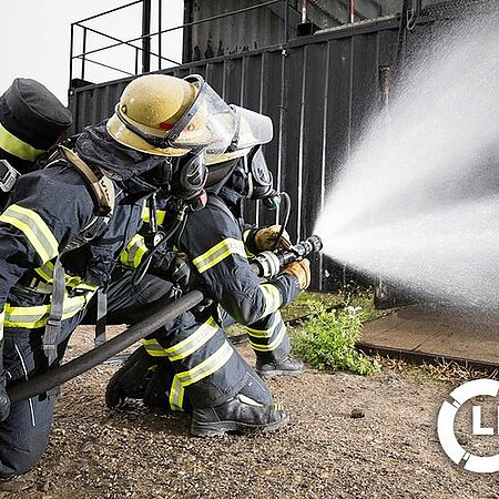 Heute ist internationaler Tag der Feuerwehrleute! 🚒  
Wir ehren den heiligen Florian und danken allen Feuerwehrfrauen und - männern für ihren täglichen Einsatz für unser aller Wohl! 💪 Wir sind stolz euch zur Seite stehen und bestmöglich bei eurer Arbeit unterstützen zu können!
..........
#workhardwithstyle #heiligerflorian #internationalertagderfeuerwehrleute #lhdfire