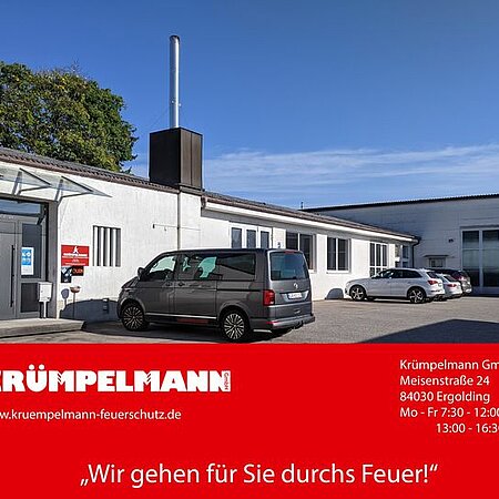 🚒 Unsere Partner stellen sich für euch vor: 🚒

Servus aus dem schönen Niederbayern!

Wir, die Firma Krümpelmann, sind ein Familienunternehmen in nun mehr dritter Generation. Seit 1953 beraten wir Kunden auf dem Gebiet der Feuerwehr-, Sicherheits- und Rettungstechnik.

Von Atemschutz bis Zelte vertreiben wir in unserem Betrieb in Ergolding alles, was das Herz von Feuerwehrleuten höherschlagen lässt.

Als Mitglieder der Freiwilligen Feuerwehren löschen wir nicht nur privat Brände, sondern brennen auch beruflich für das Thema Feuerwehr. So beraten Sandra, Andi und Manuel unsere Kunden kompetent zu allen Fragen rund um Bekleidung, Feuerwehrtechnik und Brandschutz. In unserer Werkstatt kümmert sich Werkstattmeister Bernhard um die Wartung und Reparatur von Feuerlöschgeräten und Pumpen aller Fabrikate.

Habt ihr Interesse bekommen, uns näher kennenzulernen? Dann laden wir euch gerne ein, uns online oder auch persönlich zu besuchen.

Website: https://kruempelmann-feuerschutz.de/ 
Facebook: Krümpelmann GmbH 
Instagram: @kruempelmann_gmbh