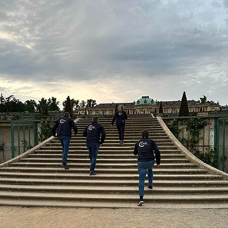 Aufwärmen für den @berlinfirefighterstairrun morgen 😋😎
